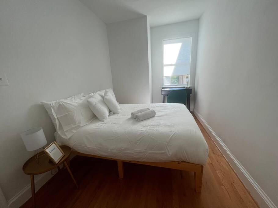 3-Bedroom House With Cute Patio Explore Dc On Foot ワシントン エクステリア 写真