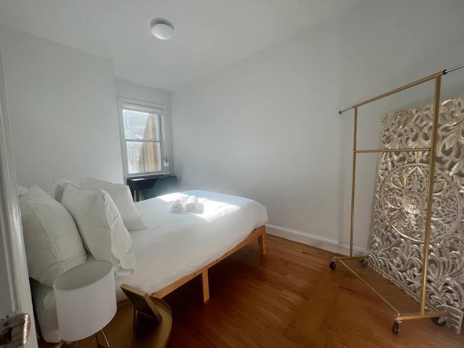 3-Bedroom House With Cute Patio Explore Dc On Foot ワシントン エクステリア 写真