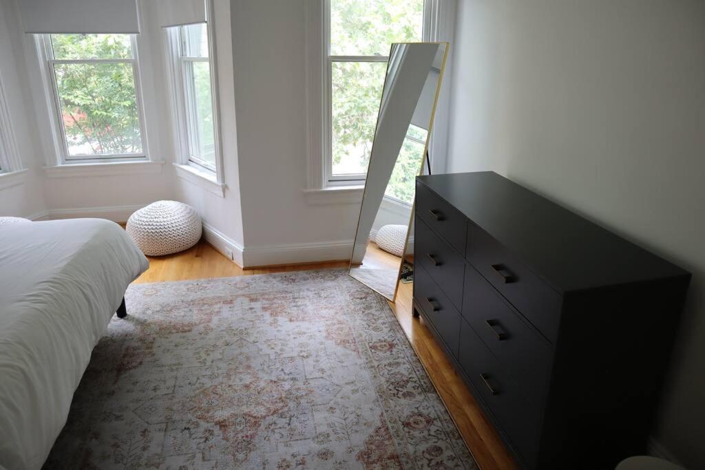 3-Bedroom House With Cute Patio Explore Dc On Foot ワシントン エクステリア 写真